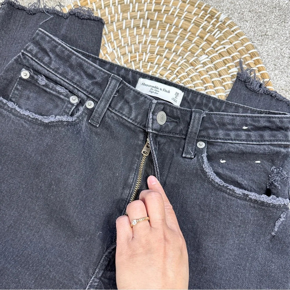 Abercrombie & Fitch Curve Love The Mom High Rise Skinny Jean Black Destroy 26 2R - Picture 9 of 15